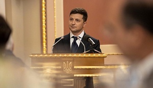 Зеленский попросил США и ЕС об усилении антироссийских санкций Зеленский попросил США и ЕС об усилении антироссийских санкций