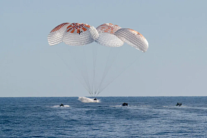 Crew Dragon с космонавтом Александром Горбуновым вернулся на Землю Crew Dragon с космонавтом Александром Горбуновым вернулся на Землю