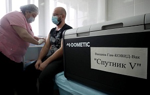 Путин поручил на следующей неделе начать вакцинацию от COVID-19 Путин поручил на следующей неделе начать вакцинацию от COVID-19