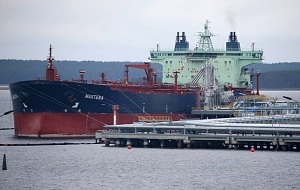 CША и Великобритания резко нарастили закупку нефти в России