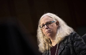 В США женщина-трансгендер стала помощником главы Минздрава В США женщина-трансгендер стала помощником главы Минздрава