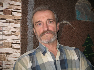 «Дом стоит, как прежде, войне назло…» «Дом стоит, как прежде, войне назло…»