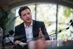 Зеленский выступил против военного решения конфликта в Донбассе Зеленский выступил против военного решения конфликта в Донбассе