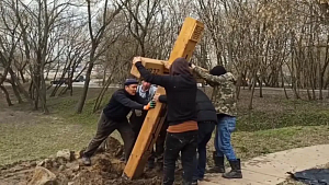Не случайный «крестопад» Не случайный «крестопад»