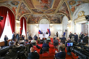 Канцлер Австрии высоко оценил переговоры с Лавровым