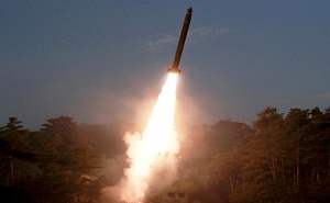 Северная Корея запустила две ракеты в Японское море