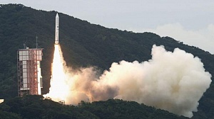 Япония запустила и уничтожила свою ракету с восемью спутниками