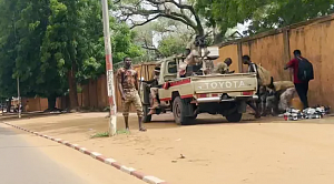 Мятежники в Нигере обвинили французских военных в атаке на гвардию