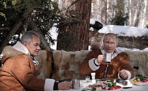 Путин и Шойгу отдохнули в сибирской тайге Путин и Шойгу отдохнули в сибирской тайге