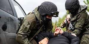 В Тюмени задержали вербовщиков сирийских террористов В Тюмени задержали вербовщиков сирийских террористов