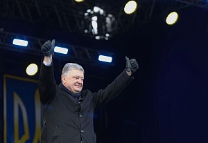 Порошенко объявил о выдвижении на второй срок Порошенко объявил о выдвижении на второй срок