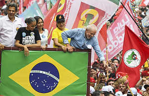 Лула да Силва набрал большинство голосов на выборах президента Бразилии