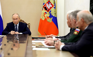 Путин поддержал предложение принять «Орешник» на вооружение Путин поддержал предложение принять «Орешник» на вооружение