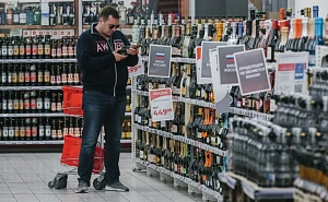 В Вологодской области утвердили закон о продаже алкоголя по 2 часа в день В Вологодской области утвердили закон о продаже алкоголя по 2 часа в день