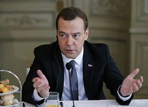 Медведев предложил недовольным россиянам поскорее уехать из страны
