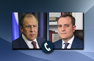 Главы МИД РФ и Азербайджана обсудили ситуацию вокруг Лачинского коридора