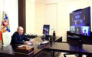 Путин: на поворотном этапе нужно выстраивать национальную систему образования Путин: на поворотном этапе нужно выстраивать национальную систему образования