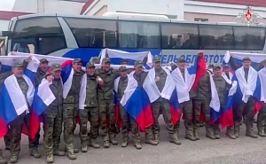 Россия вернула военнослужащих из украинского плена Россия вернула военнослужащих из украинского плена
