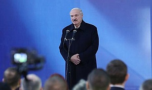 Лукашенко заявил о намёках России на присоединение Белоруссии Лукашенко заявил о намёках России на присоединение Белоруссии