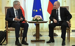 Путин: «Россия не пожарная команда, мы не можем всех подряд спасать» Путин: «Россия не пожарная команда, мы не можем всех подряд спасать»