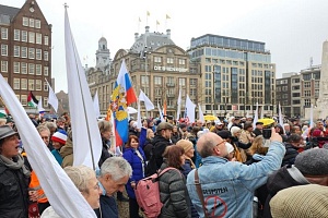 Антивоенные митинги в Европе не прекращаются Антивоенные митинги в Европе не прекращаются