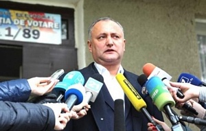 Додон разрешил молдавским чиновникам ездить в Россию Додон разрешил молдавским чиновникам ездить в Россию
