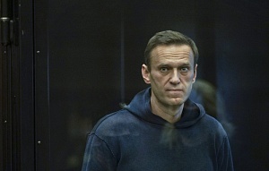 Навальный фактически проведет в колонии 2 года 8 месяцев Навальный фактически проведет в колонии 2 года 8 месяцев