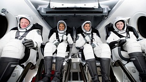 SpaceX впервые запустила в космос гражданский экипаж из четырёх человек