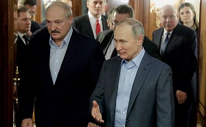 Лукашенко: Россия понуждает Белоруссию к интеграции Лукашенко: Россия понуждает Белоруссию к интеграции