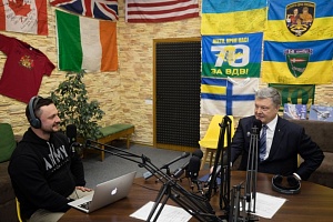 Порошенко: военные НАТО приезжают на Украину учиться у ВСУ Порошенко: военные НАТО приезжают на Украину учиться у ВСУ