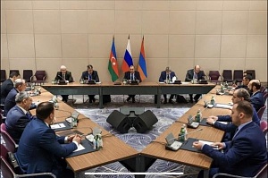 Лавров обсудил с коллегами из Армении и Азербайджана ситуацию в Нагорном Карабахе