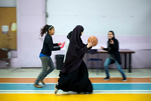 Во Франции школьникам запретят приходить на уроки в мусульманской одежде