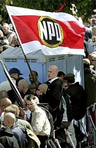 Неонацисты идут на Восток Неонацисты идут на Восток