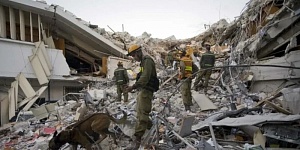 Землетрясение на Гаити унесло жизни почти 1300 человек Землетрясение на Гаити унесло жизни почти 1300 человек