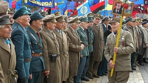 На Украине националистов законодательно приравняли к ветеранам войны