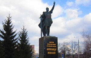 В Харькове снесли памятник великому князю Александру Невскому 