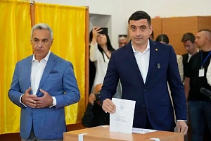 В первом туре повторных выборов президента Румынии победил лидер ультраправых В первом туре повторных выборов президента Румынии победил лидер ультраправых