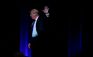 Трамп отменил поездку делегации США в Давос Трамп отменил поездку делегации США в Давос
