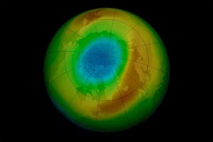 Над Арктикой появилась озоновая дыра рекордных размеров Над Арктикой появилась озоновая дыра рекордных размеров