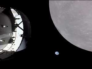 Американский корабль Orion облетел Луну 