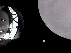 Американский корабль Orion облетел Луну Американский корабль Orion облетел Луну