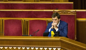 Украинский премьер подал в отставку Украинский премьер подал в отставку