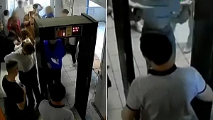 Воронежскую школу проверят после скандала с досмотром школьниц перед ЕГЭ Воронежскую школу проверят после скандала с досмотром школьниц перед ЕГЭ