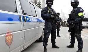 В Москве арестовали трёх офицеров авиации ФСБ В Москве арестовали трёх офицеров авиации ФСБ