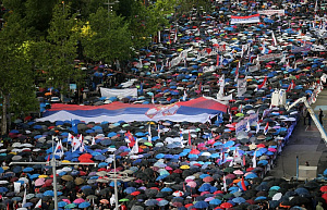 В Сербии прошел массовый митинг в поддержку Вучича