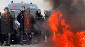 В Париже полиция задержала на митинге более 200 человек