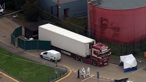 В Великобритании обнаружен грузовик с 39 трупами