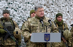 Порошенко заявил о переброске десантников к Азовскому морю Порошенко заявил о переброске десантников к Азовскому морю