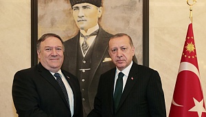 Эрдоган и Помпео провели переговоры в аэропорту Анкары
