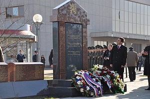 Наш приз за снос памятника маршалу Коневу Наш приз за снос памятника маршалу Коневу